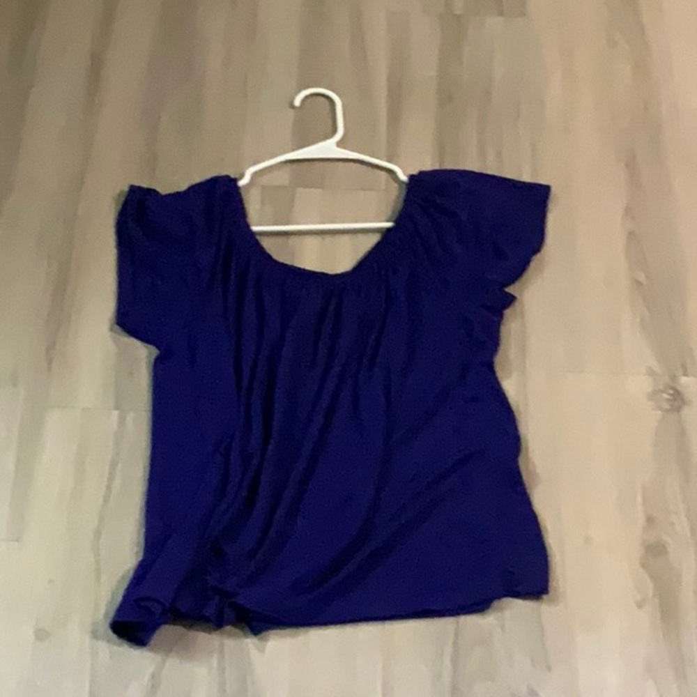 Anthropologie (Akemi and Kin) off shoulder top size medium